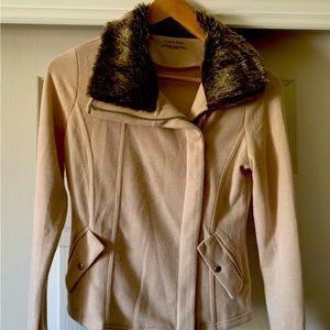 Calvin Klein Blouse with faux fur collar.